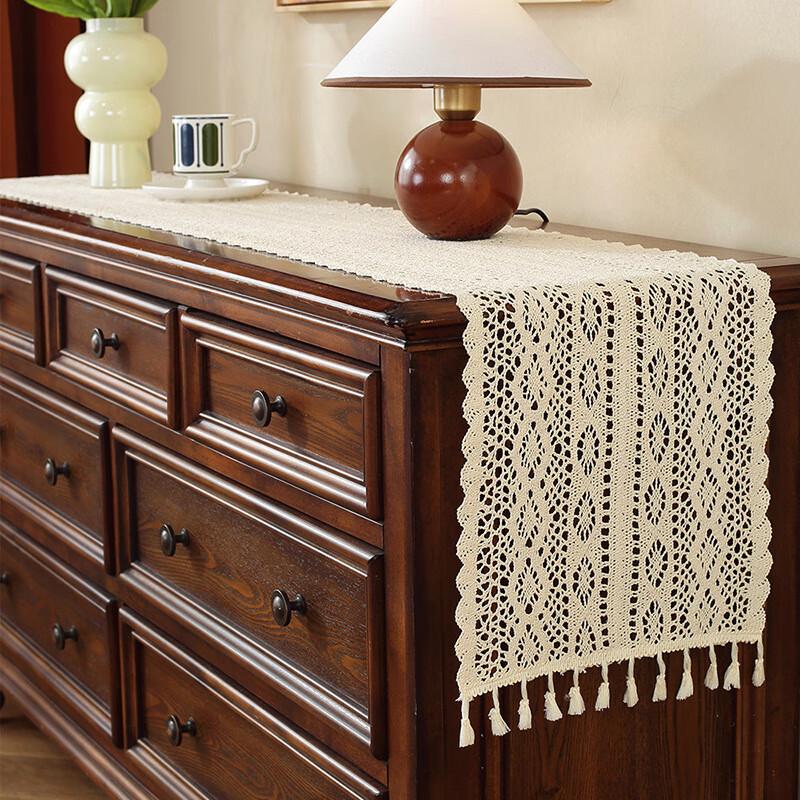 Zhishi French Style Hollow Pattern Table Runner