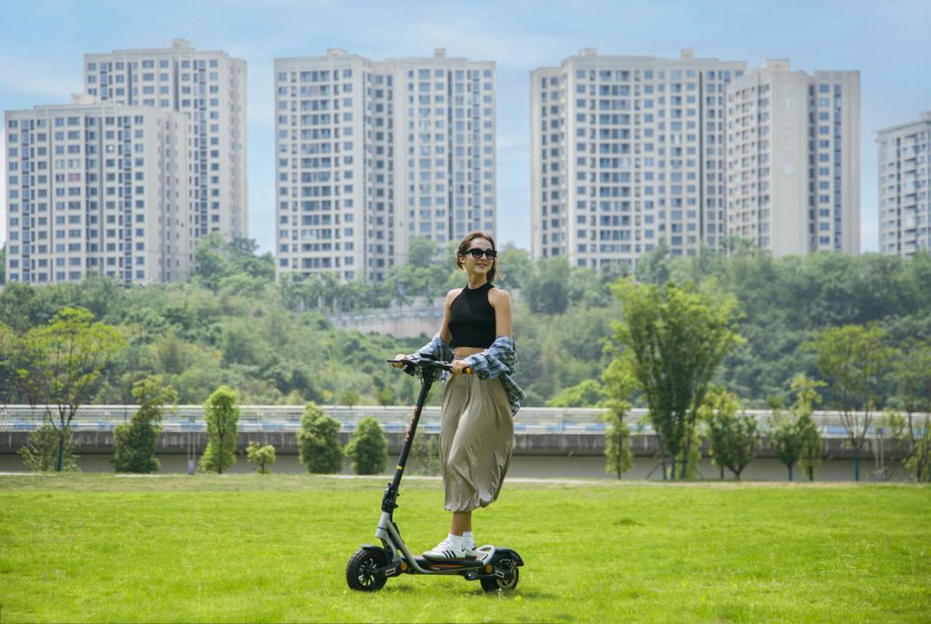 KuKirin A1 800W E-Scooter, High Speed 45km/h, 3 Speed Modes, Cruise Control, LED Display, Foldable Frame, Strong Steel Material