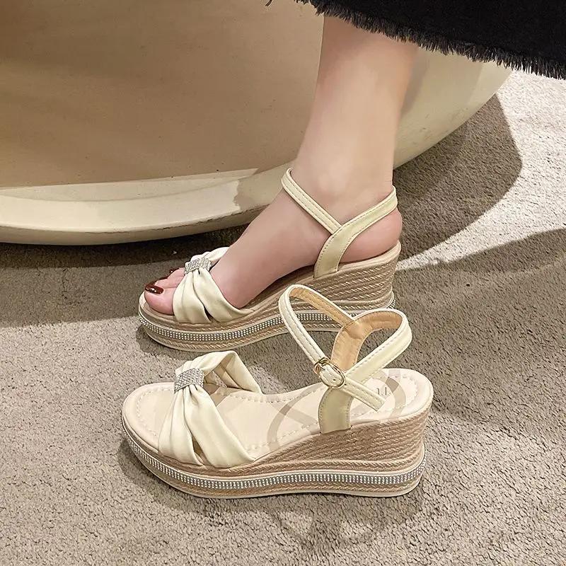 Fashion Platform Outdoor New Breathable Fashion Sandals for Women Cheap Liquidation Wholesale Designer High Quality Woman Shoes On Sale
