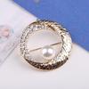 Creative Brooch High-End Diamond Alloy Circle Pearl Corsage Women'S Clothing Accessories Pin Brooch