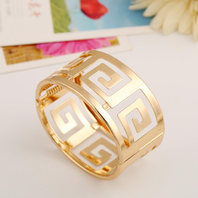 Metal Wide Cuff Bracelet With Hollow Geometric Design For Unisex Fashion Accessory