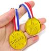 10 шт. Пластиковые золотые медали победителя Детские сувениры для дня рождения Призы для спортивных игр Игрушки Футбольная вечеринка Наполнитель для пиньяты