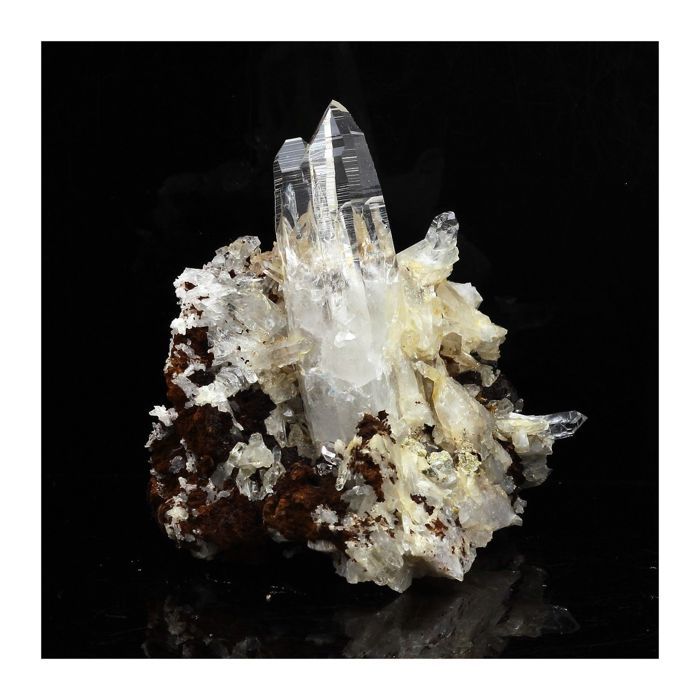 Pierres et Minéraux. Quartz Muzo. 220.9 ct. Vaulnaveys, Isère, France.