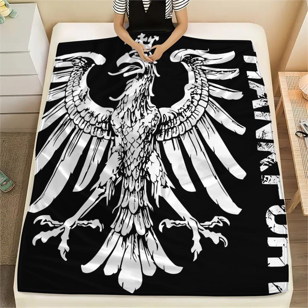 1PC Frankfurt Football Print Flannel Blanket, High quality All Seasons, Home Decor, Warmth and Comfort, Perfect for Christmas Gifts