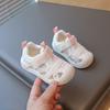Летняя обувь для первых шагов, новая модная простая обувь для маленькой девочки, противоскользящая обувь на мягкой подошве, повседневная обувь, трендовая перфорированная обувь на плоской подошве для маленького мальчика