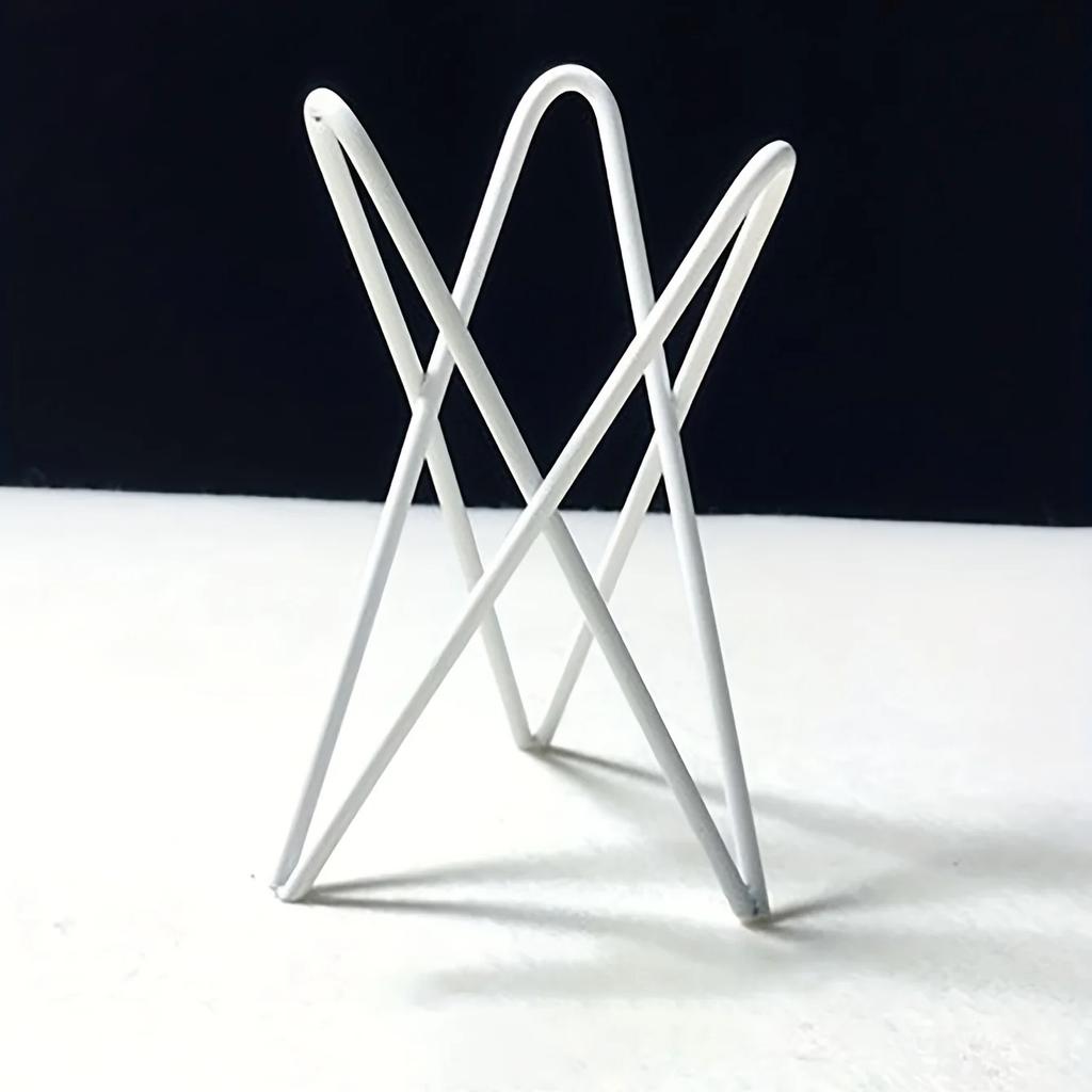 1Pcs Creative Plants lron Bracket Indoor Air Pineapple Green Soilless Potted BlackWhite Desktop stent Home Garden Supplies