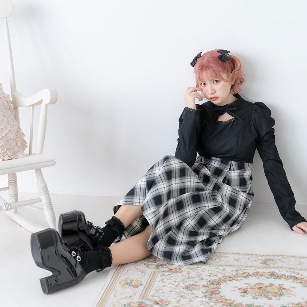 Yume Tembo Women's Open-Décolleté Classical Dress (534029) In Check and Black