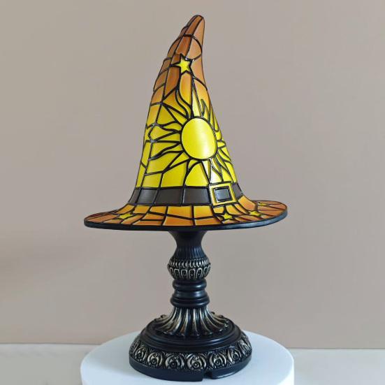 Nostalgie Stained Glass Witch Hat Lamp, USB Powered Night Light for Bedroom Shelf Decor, Halloween Warm Glow Gothic Table Lamp Home Office