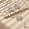 2Pcs Set Retro Hollow Flower Jewelry Set Women Elegant Pearl Necklace Earrings Accessories Luxury Delicate Party Jewelry Gifts