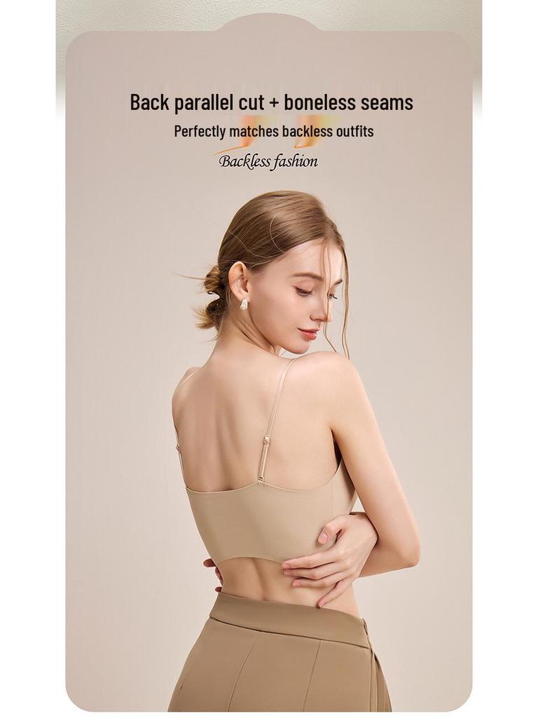 Женская осенне-зимняя майка на тонких бретелях со встроенным бюстгальтером и вкладышами