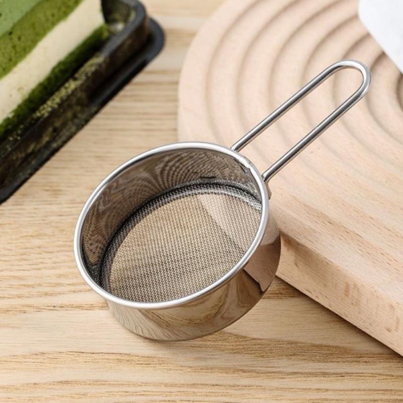 304 Stainless Steel Flour Sifter Hand-Held Baking Tool 40-Mesh Sieve Household Kitchen Mesh Sifter Powdered Sugar Sifter