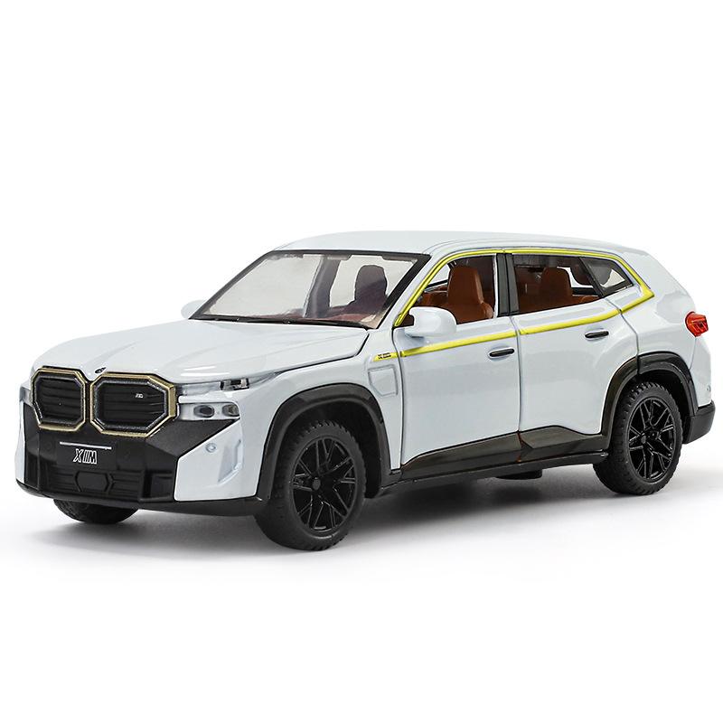 1/32 BMW XM Внедорожник SUV Автомобиль Сплав Литой под давлением и Автомобиль Модель Автомобиля Подарок на День рождения другу Декоративные украшения для центральной консоли автомобиля
