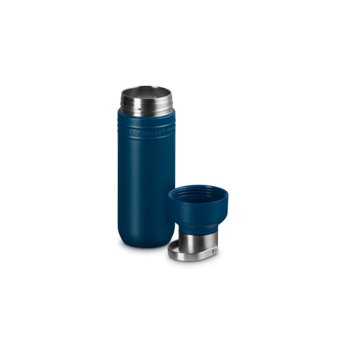[Red Dot Design Award 2025 Winner] Le Creuset Water Bottle, 500ml, Deep Teal, Stainless Steel, Vacuum Insulated, Keeps Drinks Hot or Cold, Wide Mouth,