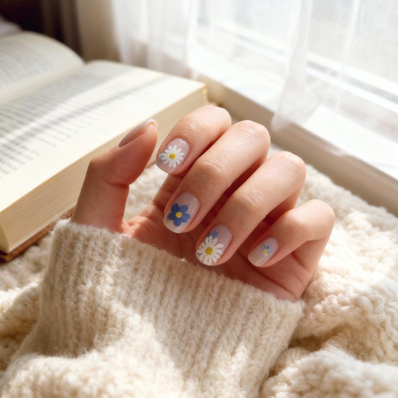 Daisy Energetic White Flower Nail Stickers: High-Value Manicure, Stylish and Chic.