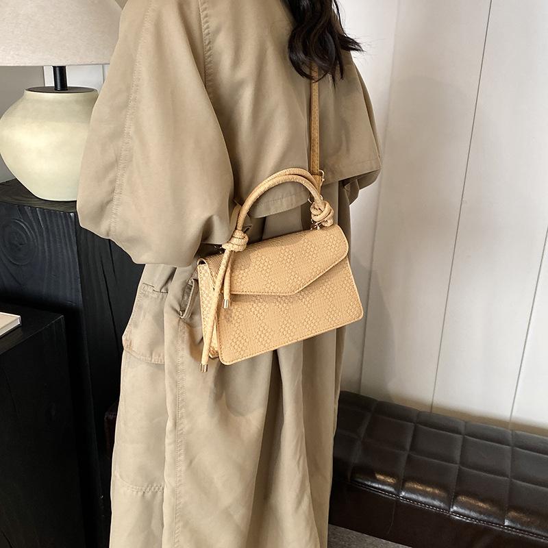 Сумка Niche Bag Осень и зима Новая модная сумка через плечо для женщин Ins Hand-плетеная сумка на одно плечо