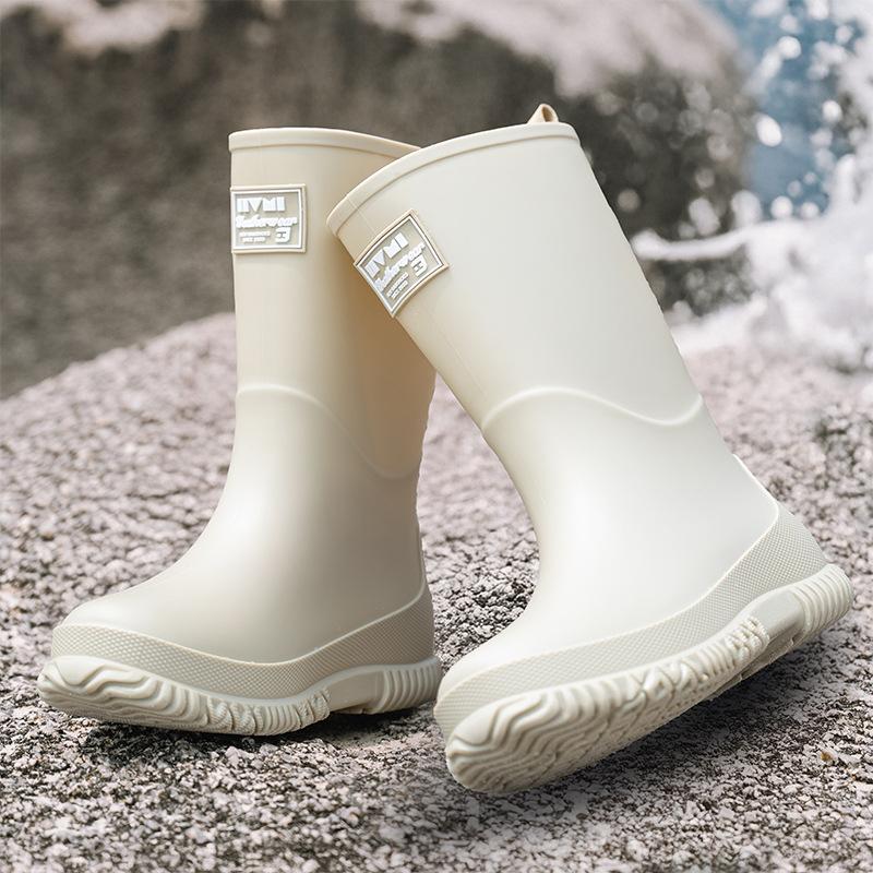 New Medium Tube Rain Shoes Women's Fashion Adult Outdoor Non-slip Waterproof Shoes Rainforest Hiking Rain Boots