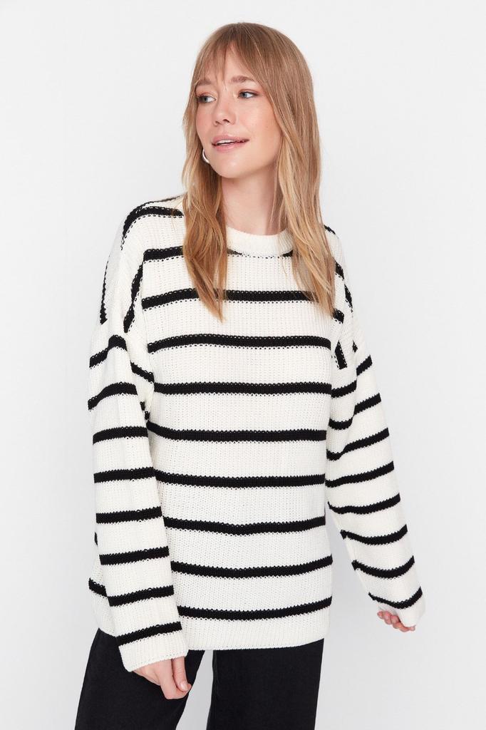 Women's Fashionable Stylish Sweater Black Wide Fit Couple Striped Knitwear Sweater