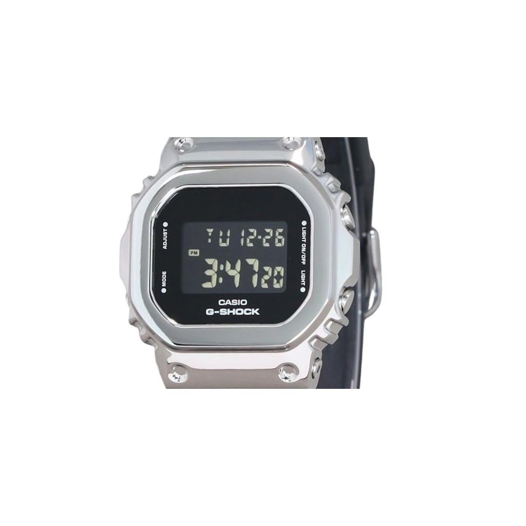 Casio G-Shock Кварцевые мужские часы с металлическим безелем и полимерным ремешком GM-5600U-1 200M