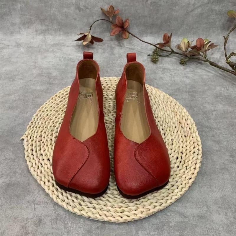Кожаные туфли на плоской подошве женские лоферы с квадратным носком повседневная обувь 2025 года трендовые мягкие удобные зимние дизайнерские женские туфли