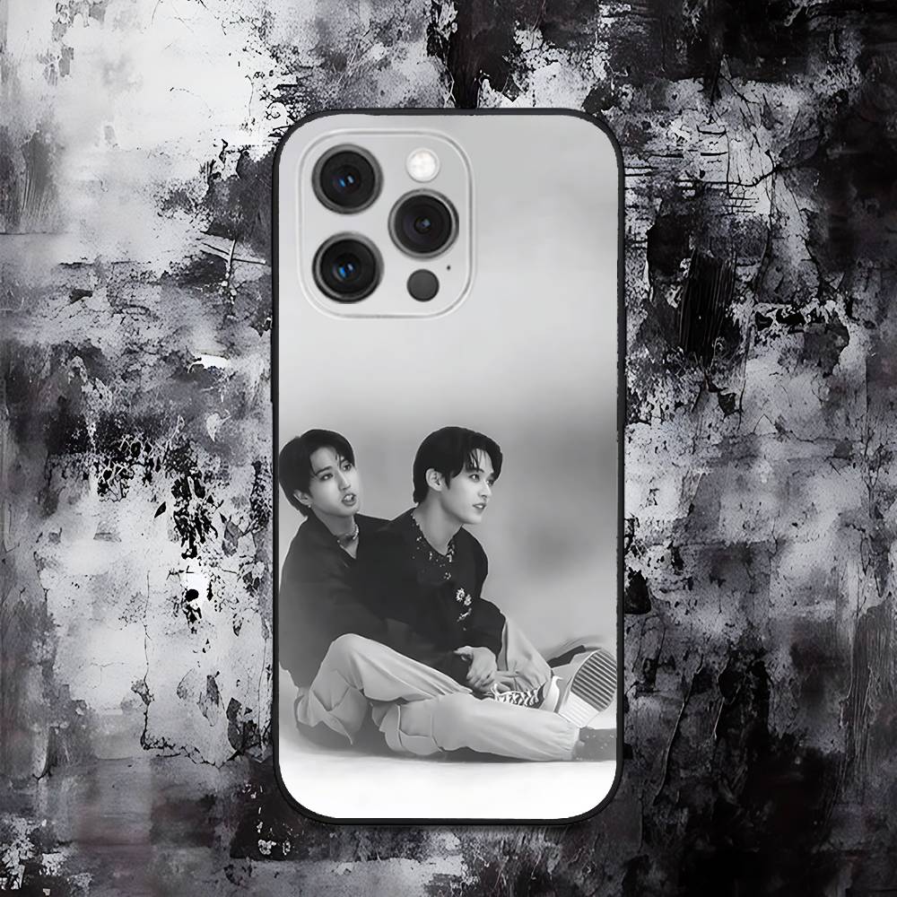 Чехол для телефона L-Lee K-Know и H-Han Для iPhone 16,15,14,13,12,11,Pro,Max,Plus,X,XS,SE,E,Mini, Мягкий силиконовый Черный чехол