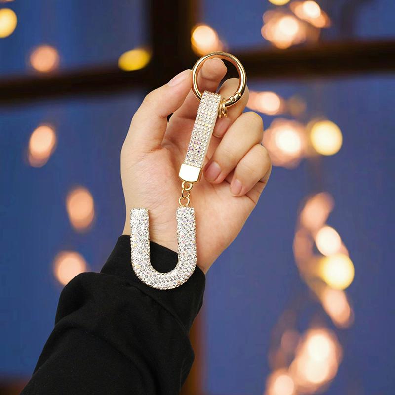 1 шт. Брелоки Идеальный подарок Дизайн с буквой Блестящий брелок Аксессуар Дизайн с полными стразами Подвеска на удачу 26 букв алфавита