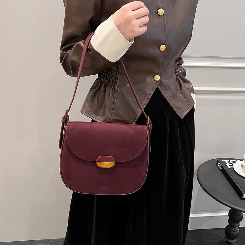 Осенняя Элегантная Стильная Сумка-седло с клапаном из замшевой ПУ кожи Женская Сумка кроссбоди на плечо Роскошный клатч под мышкой CLE