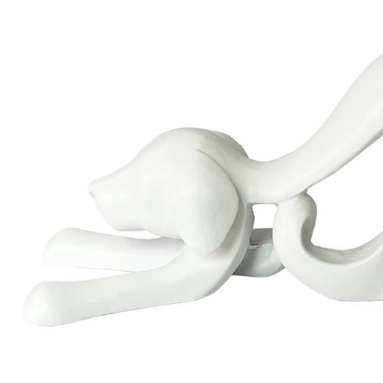 Абстрактная статуэтка собаки с лентой Белый щенок с лентой Полимерная фигурка Скульптура Украшение для дома и офиса