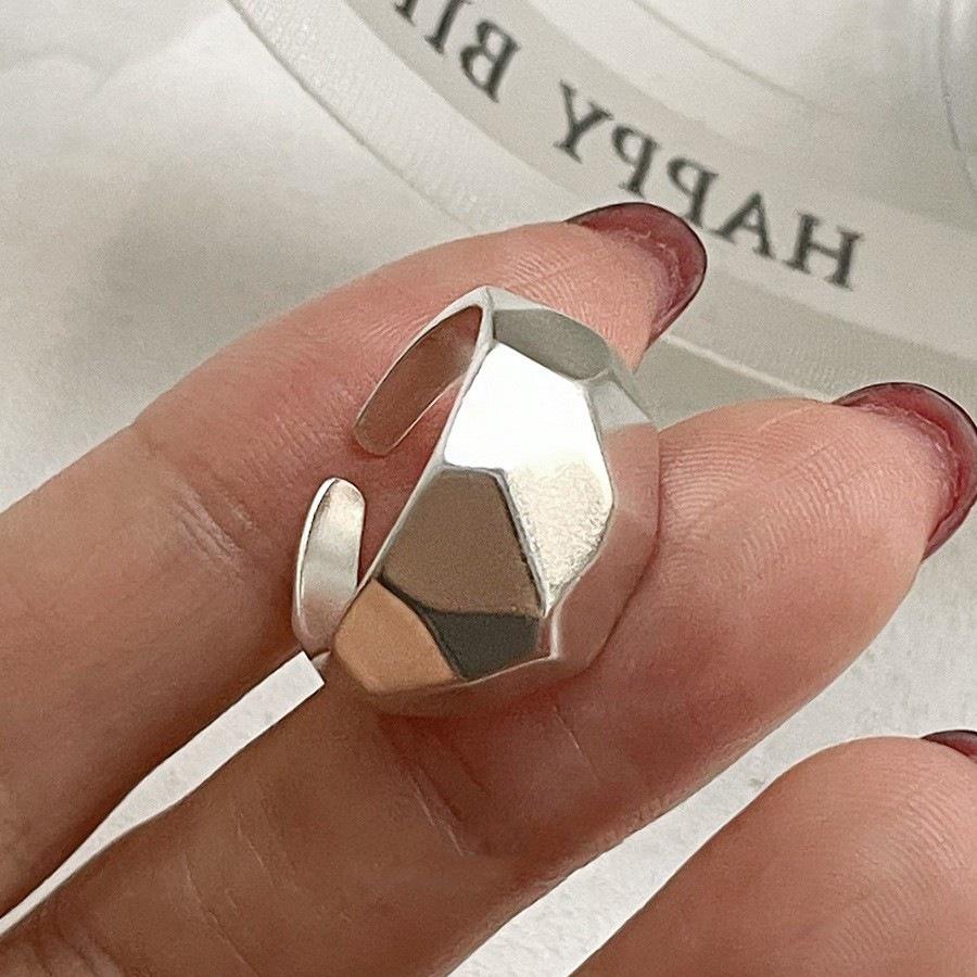 Женское регулируемое универсальное модное кольцо с неровной геометрической поверхностью