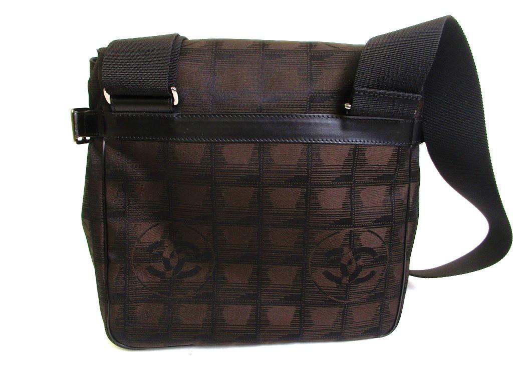 Оригинальная сумка CHANEL Новая дорожная темно-коричневая из нейлонового холста Crossbody Сумка на плечо #b101 Открытая коробка
