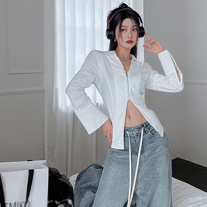 Женские рубашки приталенного силуэта с темпераментными рукавами-разрезами, длинными рукавами и лацканами