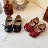 Весенние кожаные туфли Принцесса Изысканные Универсальные Туфли для Девочек Мягкие Нескользящие Детские Туфли Комфортные Модные Сандалии Новые Красные Мэри Джейн
