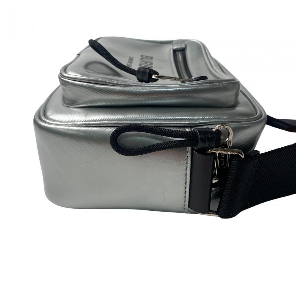 Б/у Сумка на плечо BURBERRY Серебристый/черный Женская