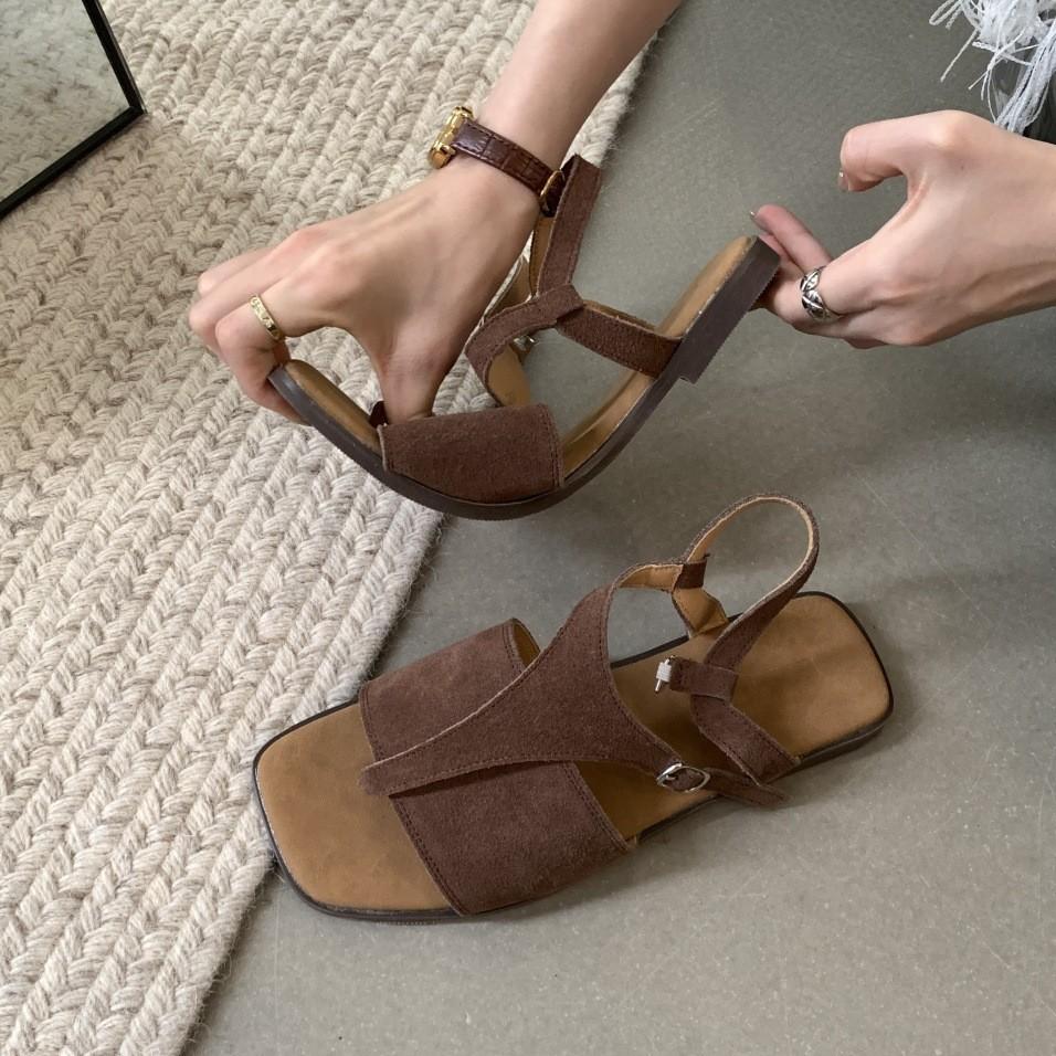 Fashion Roman shoes summer 2025 new toe flat retro versatile casual wear one word with buckle sandals