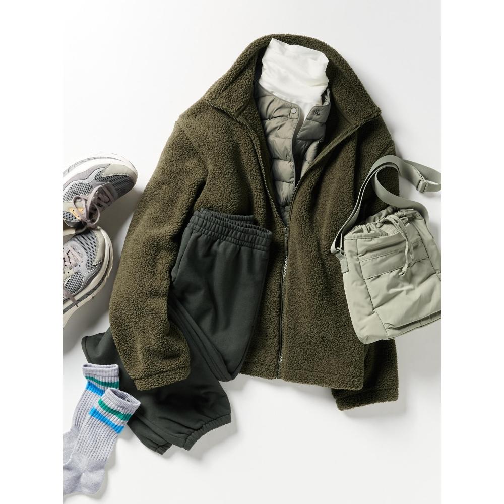 Uniqlo Футболка с высоким воротом HeaTTech Ultra LighT с длинным рукавом 