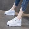 2025 осень мягкая кожа новые внутренние увеличение высоты маленькие белые туфли универсальные дышащие сетчатые на шнуровке свободные туфли-концессии танкетка низкий верх