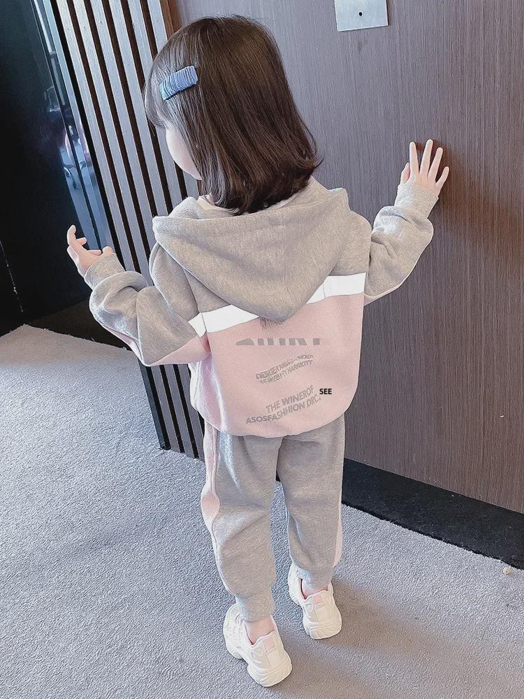 Спортивный костюм из двух частей из утолщенного бархата для девочек: Куртка с капюшоном и повседневные брюки на осень