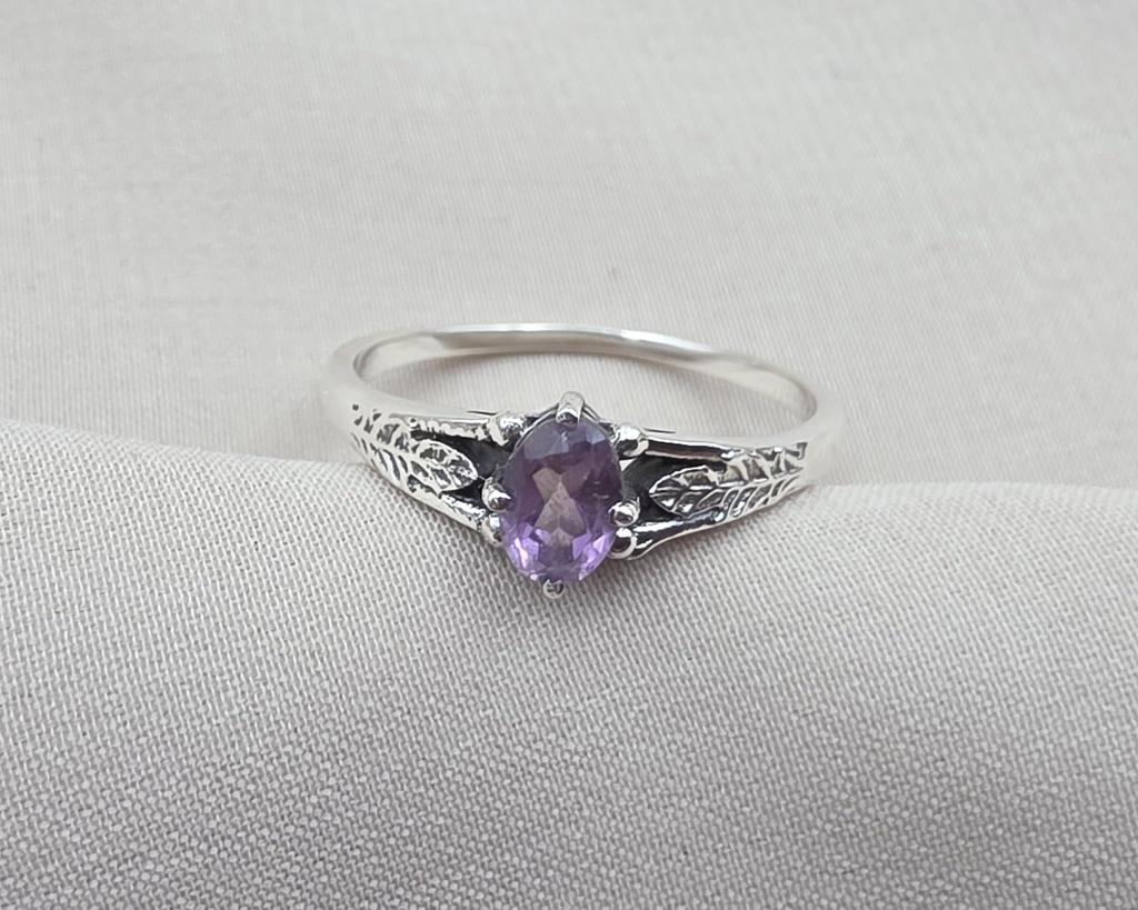 925 Sterling Silver Amethyst Cut Oval Ring, Minimalist Leaf Detail Jewelry