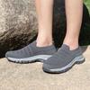 TUINANLE Мужская обувь без шнуровки, новые легкие прогулочные туфли, дышащая мужская летняя пляжная обувь, лоферы черного цвета