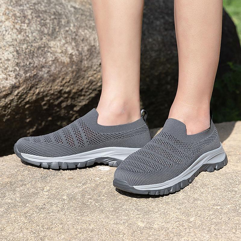 TUINANLE Мужская обувь без шнуровки, новые легкие прогулочные туфли, дышащая мужская летняя пляжная обувь, лоферы черного цвета