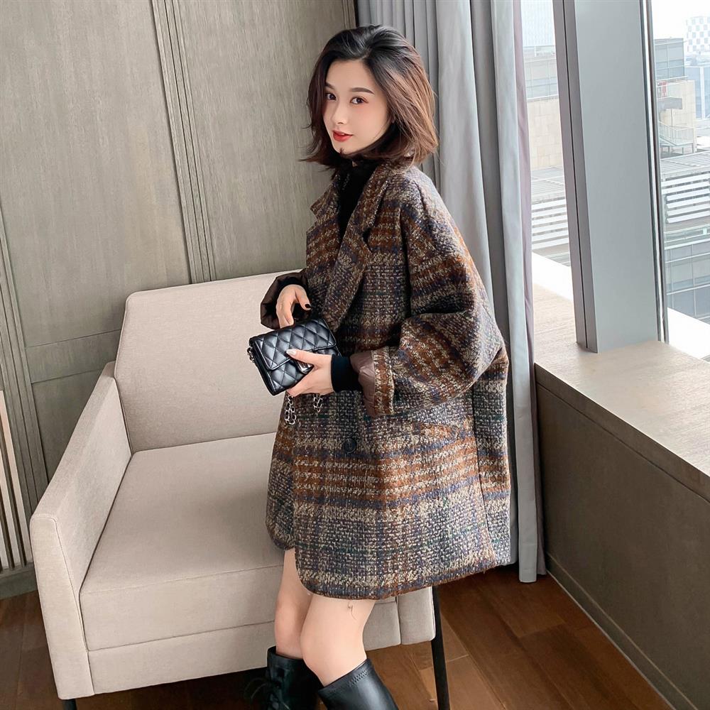 New Fashion Autumn Winter Women Fashion Plaid Overcoat Female Double Breasted Turn-down Collar Woolen Coats Ladies Vintage Loose Casual Overcoat