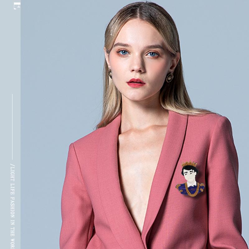 Blucome Creative Acrylic Cartoon Prince Brooch for Women Men Suit Bag Hijab Pins New Year Gift