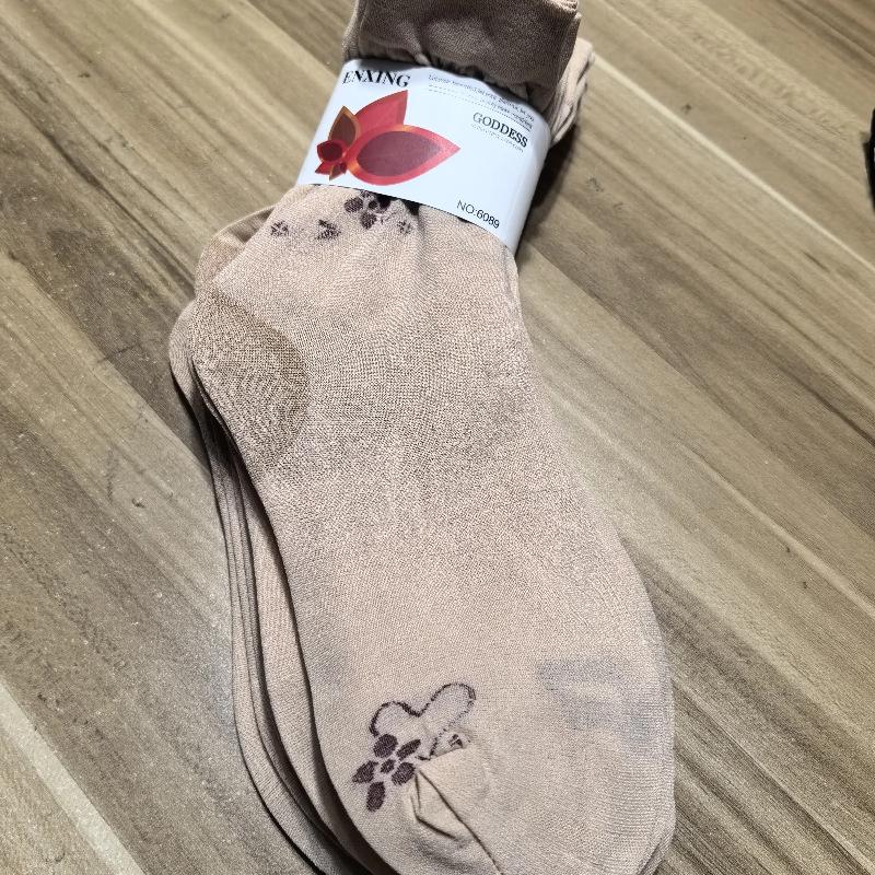 Women's Mid-Calf Velvet Winter Socks - Anti-Snag Steel Wire, Loose Top, Black & Nude, Warm & Cozy