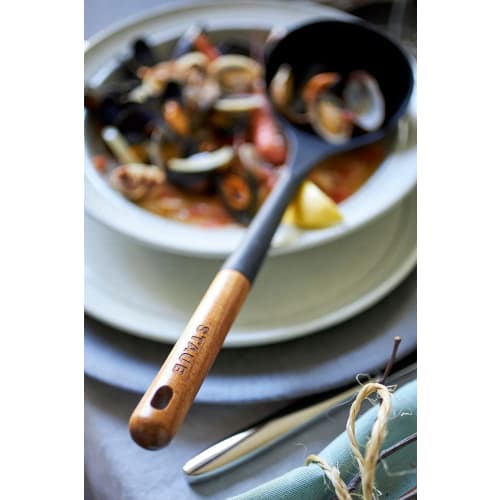 Staub "Silicone Soup Ladle" Spatula and Ladle [Official Japanese Product] Ustensiles Soup Ladle 40503-104