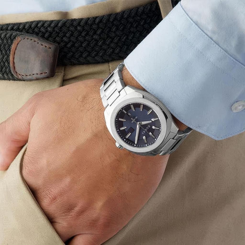 Gucci YA142303 Кварцевые мужские часы