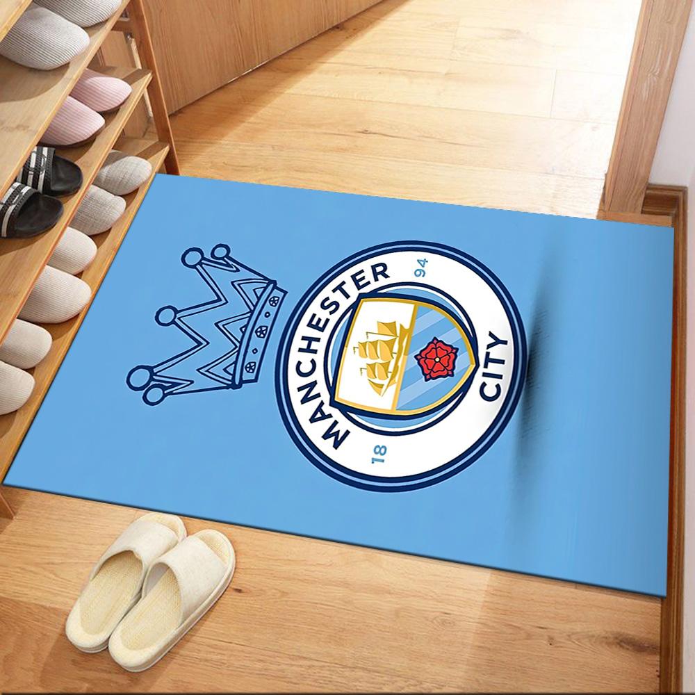 Квадратные ковры Love Manchester City Fc — отличный выбор для гостиных, спален, домашнего декора и в качестве подарков.