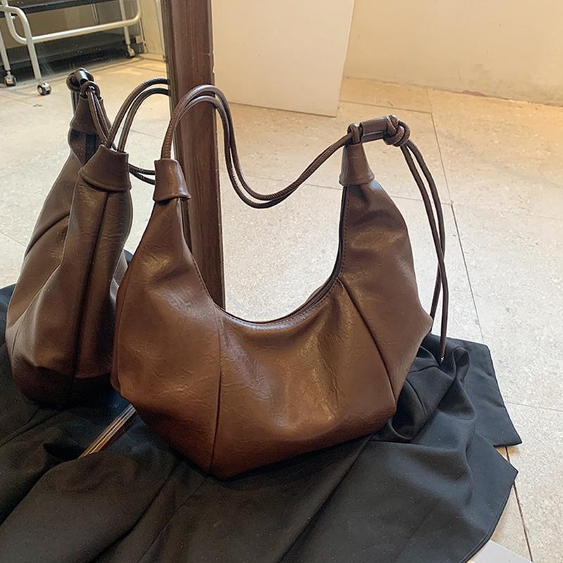 Underarm Bag PU Leather Solid Color Crescent Bag for Women Adjustable Strap Handbag Zipper Hobo Bag for Work Travel AVE