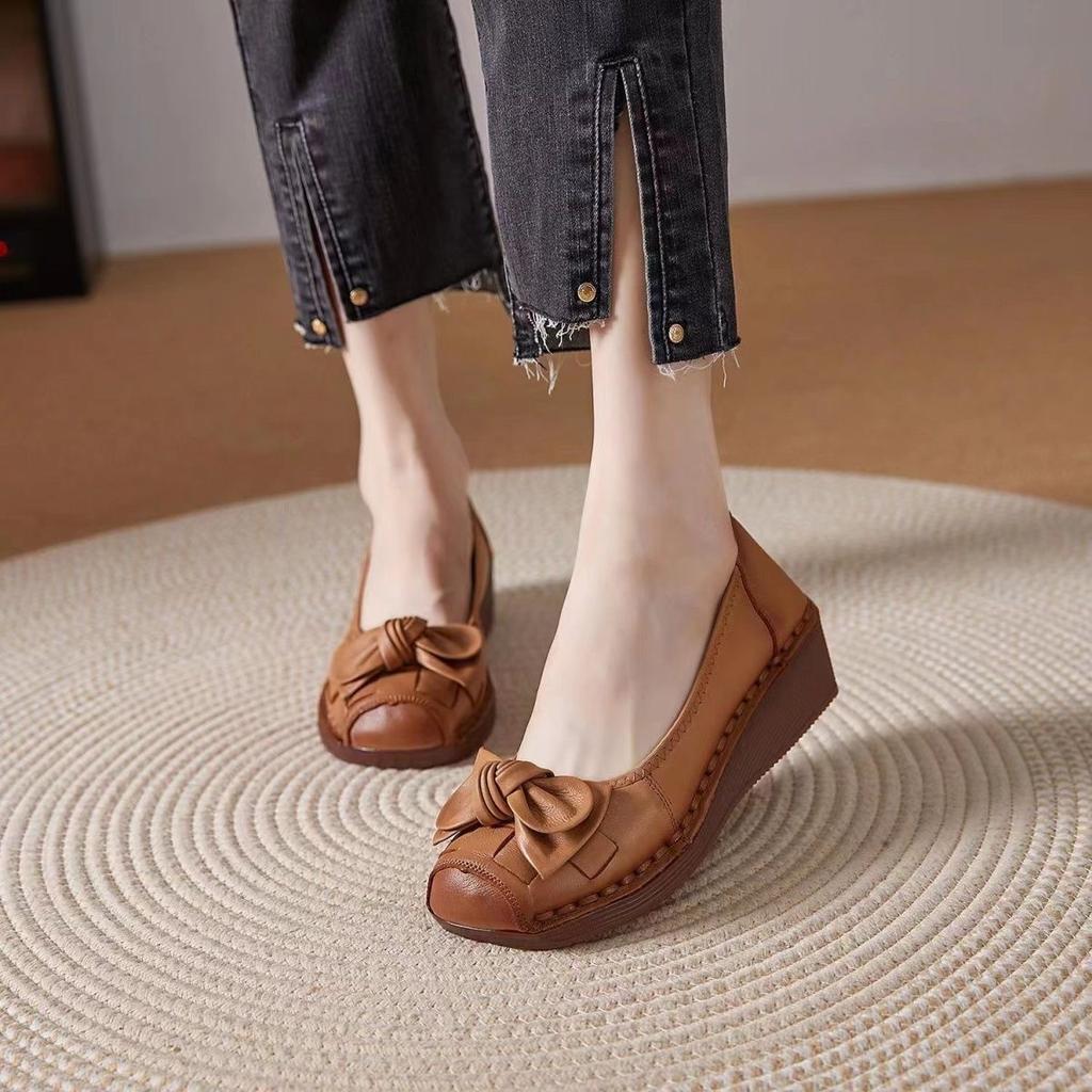 New Cowhide Slope Heel Women's Shoes Comfort Mother's Shoes Soft Sole Genuine Leather Shallow Mouth Flat Women's Shoes