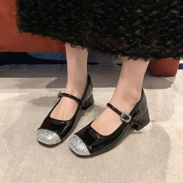 Туфли на толстом каблуке, модные и удобные, женские, на среднем каблуке, летние, однотонные, с пряжкой, туфли Мэри Джейн, универсальные, серебристые туфли