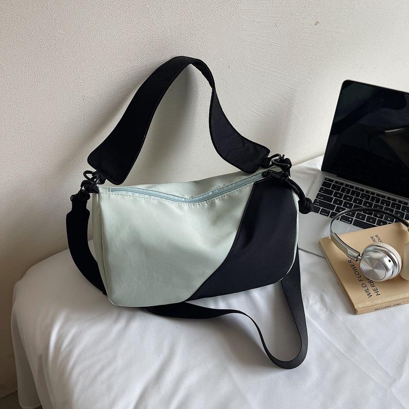 Contrasting color large-capacity fashion casual bag 2025 autumn new fashion Korean shoulder messenger bag pillow bag Korean version