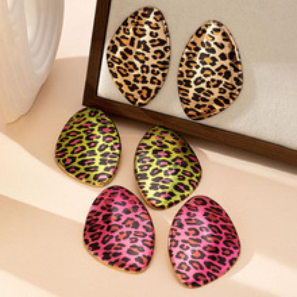 Серьги неправильной круглой формы в европейском и американском стиле